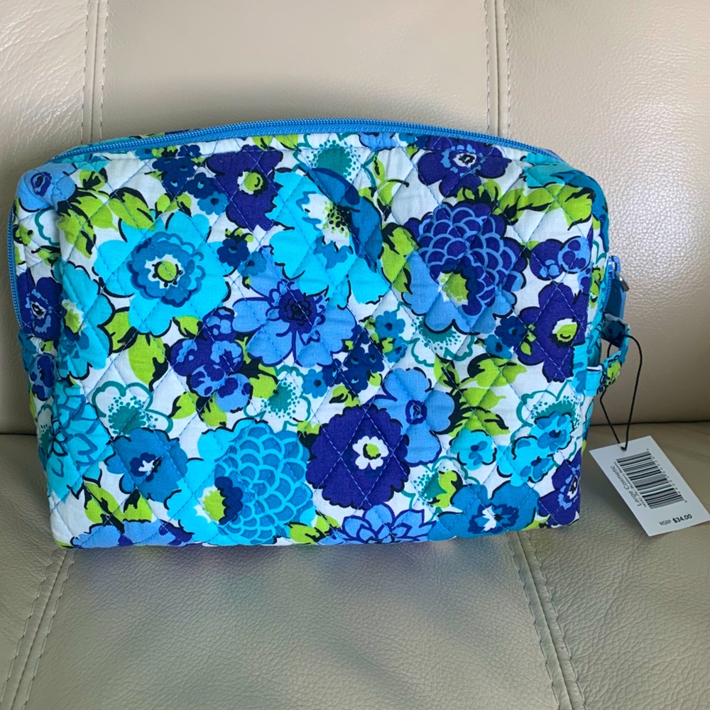 BNWT Vera Bradley Cosmetic Bag Blueberry Blooms